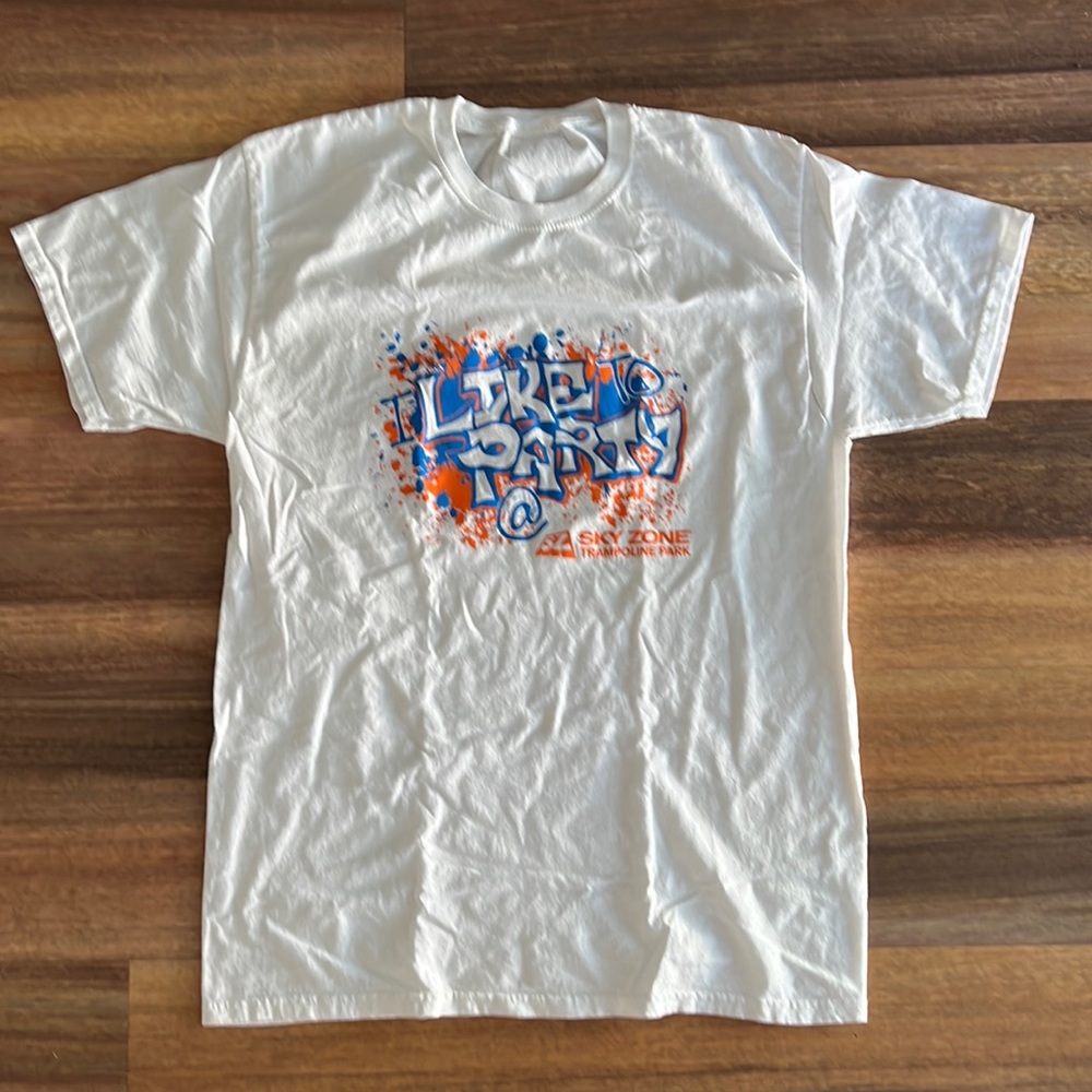 Skyzone “I Like to Party” Shirt (Size M)